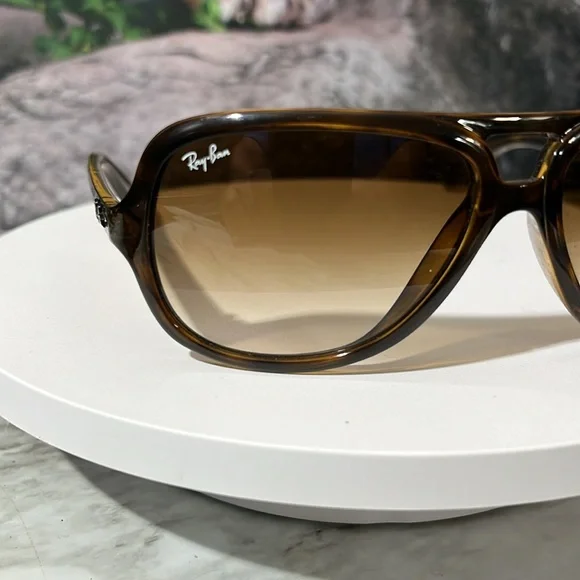 RAY-BAN AVIATOR GLASSES MADE IN ITALY 🇮🇹 Brand New. RETAIL IS $265. - Picture 3 of 17